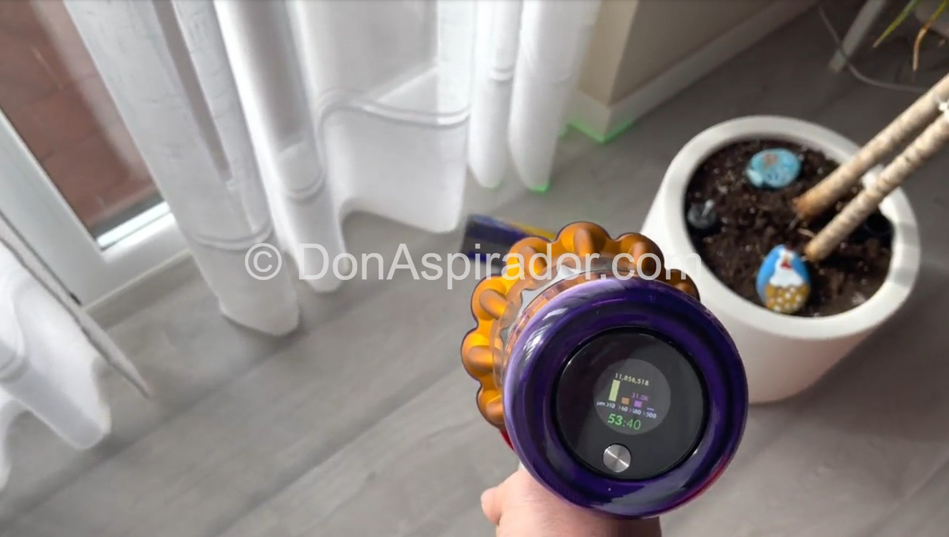 Dyson V15 pantalla